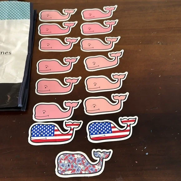 Vineyard Vines small bag with 15 whale stickers on sale! - Picture 3 of 3